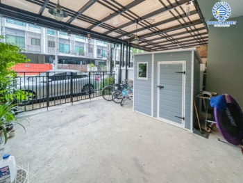 *****ทาวน์โฮมมือสองย่านกรุงเทพฯ ม.เดอะเมทโทร พัฒนาการ-ศรีนครินทร์ เนื้อที่เกือบ 19 ตร.ว. ฟังก์ชัน 3 ห้องนอน 3 ห้องน้ำ 2 ที่จอดรถ แถมฟรี! 3 เครื่องปรับอากาศ บนทำเลเชื่อมต่อถ.พัฒนาการ, ถ.สุขุมวิท 77 ใกล้รถไฟฟ้าสายแอร์พอร์ตเรลลิงก์ "สถานีหัวหมาก" จองด่วน!